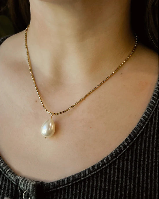 Load image into Gallery viewer, Beljoy: Daphne Pearl Necklace
