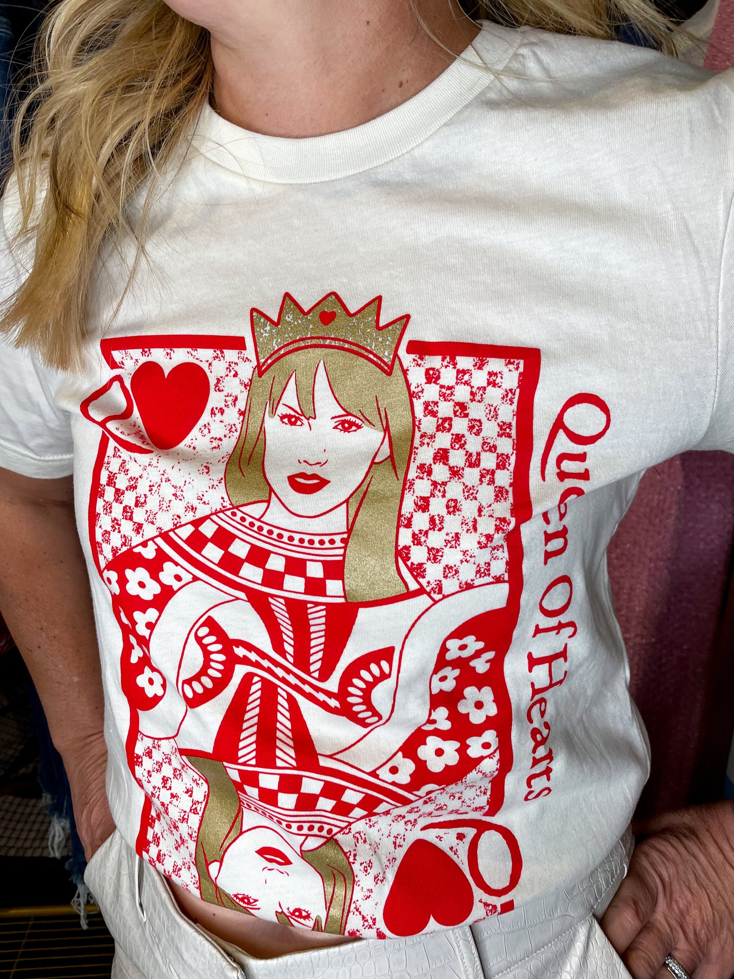 Load image into Gallery viewer, Queen of Hearts Taylor Tee
