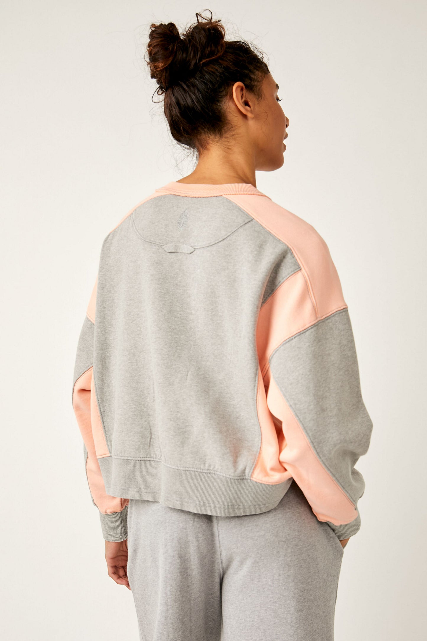 Load image into Gallery viewer, Free People: Intercept Colorblock Pullover - Heather Grey Melon
