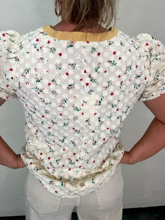 Load image into Gallery viewer, Daffodil Floral Top - Revel Boutique
