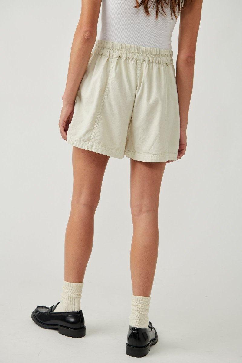 Free People: Get Free Poplin Pull On Shorts - Nilla Cream - Revel Boutique