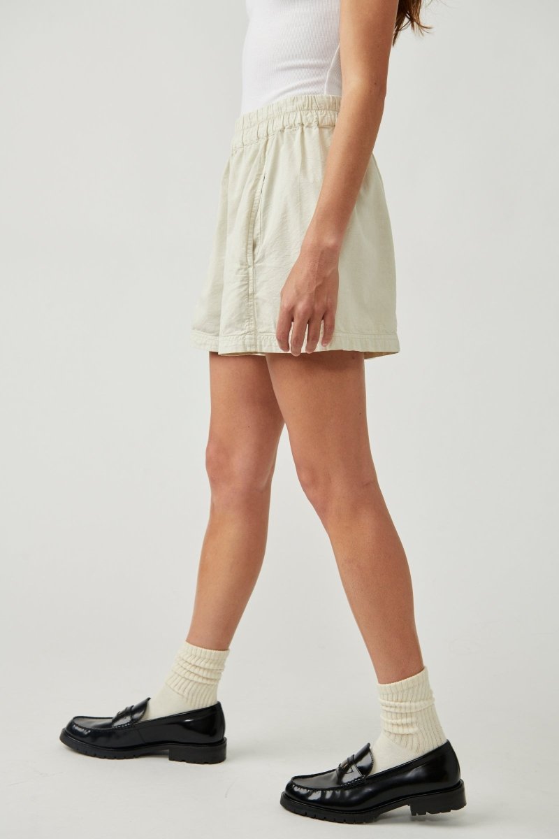 Free People: Get Free Poplin Pull On Shorts - Nilla Cream - Revel Boutique