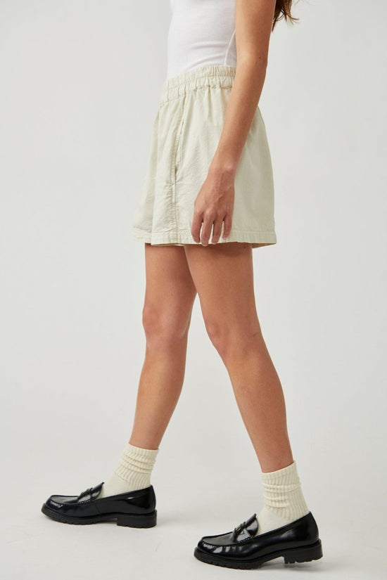 Free People: Get Free Poplin Pull On Shorts - Nilla Cream - Revel Boutique