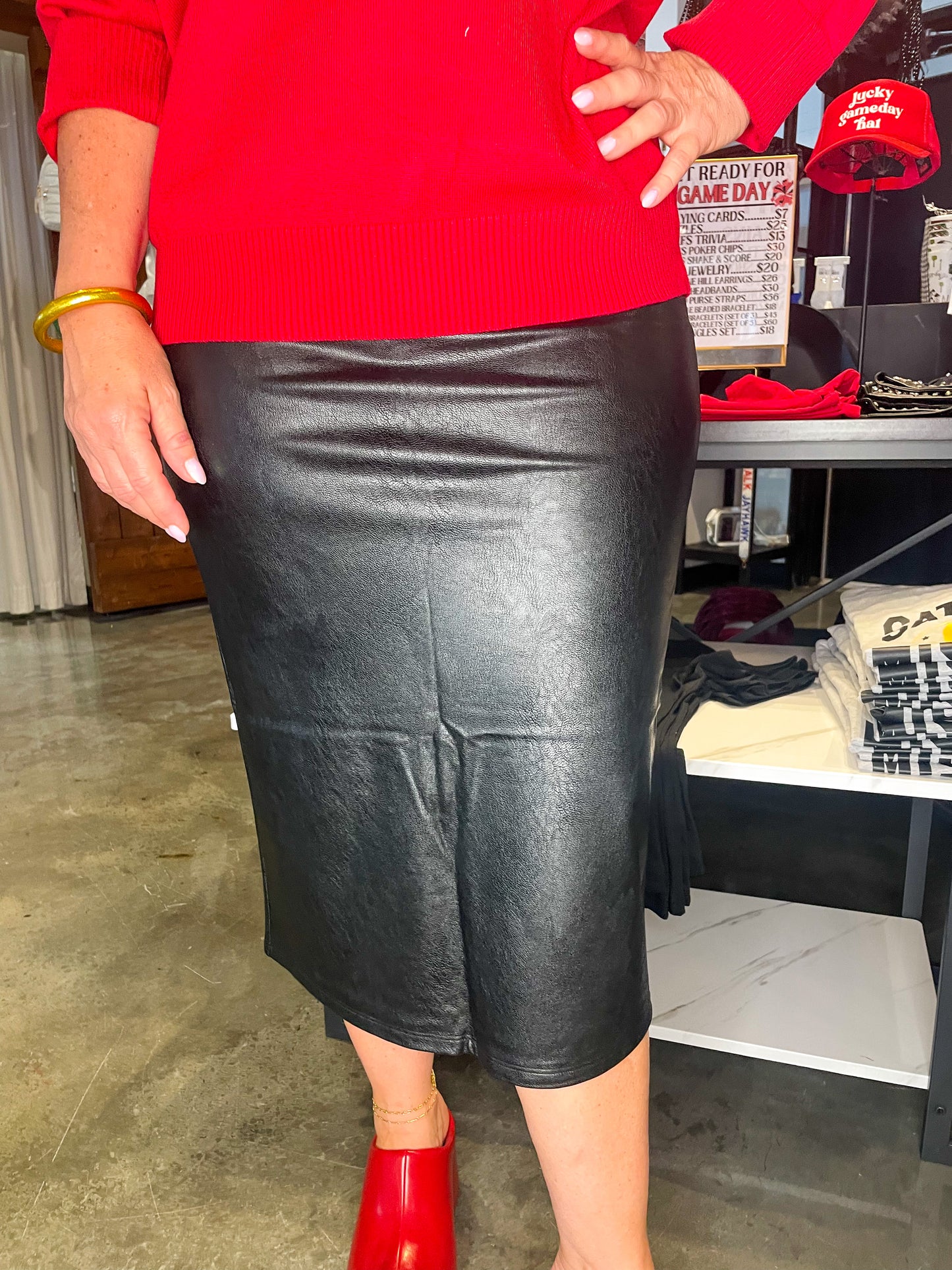 Load image into Gallery viewer, Commando: Faux Leather Midi Skirt - Black
