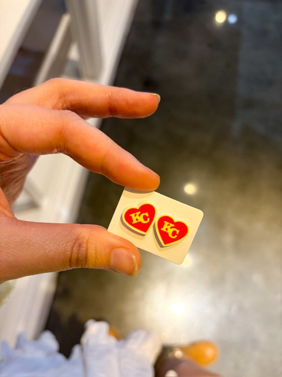 KC Acrylic Heart Studs - Revel Boutique