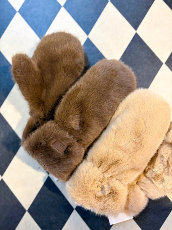 Mob Wife Mittens - Coffee - Revel Boutique