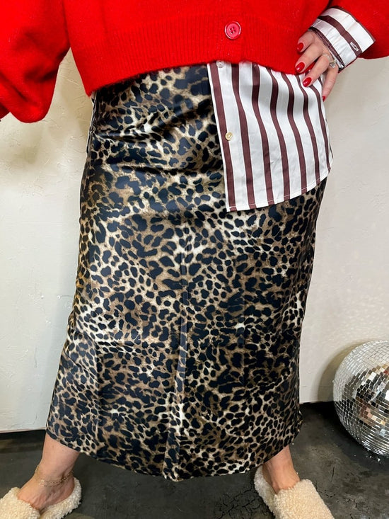 Load image into Gallery viewer, Street Chic Leopard Print Midi Skirt - Revel Boutique

